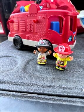 Little people fire fighter set
